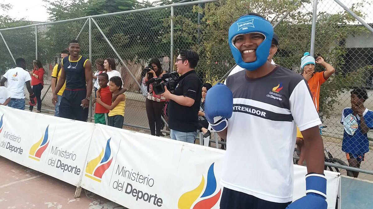DeporteEc's tweet photo. Escuela #TriniBox sigue formando campeones con respaldo de @DeporteEc . Han logrado títulos a nivel nacional en menos de un año 👊🏽 https://t.co/xE36cyc1Vo
