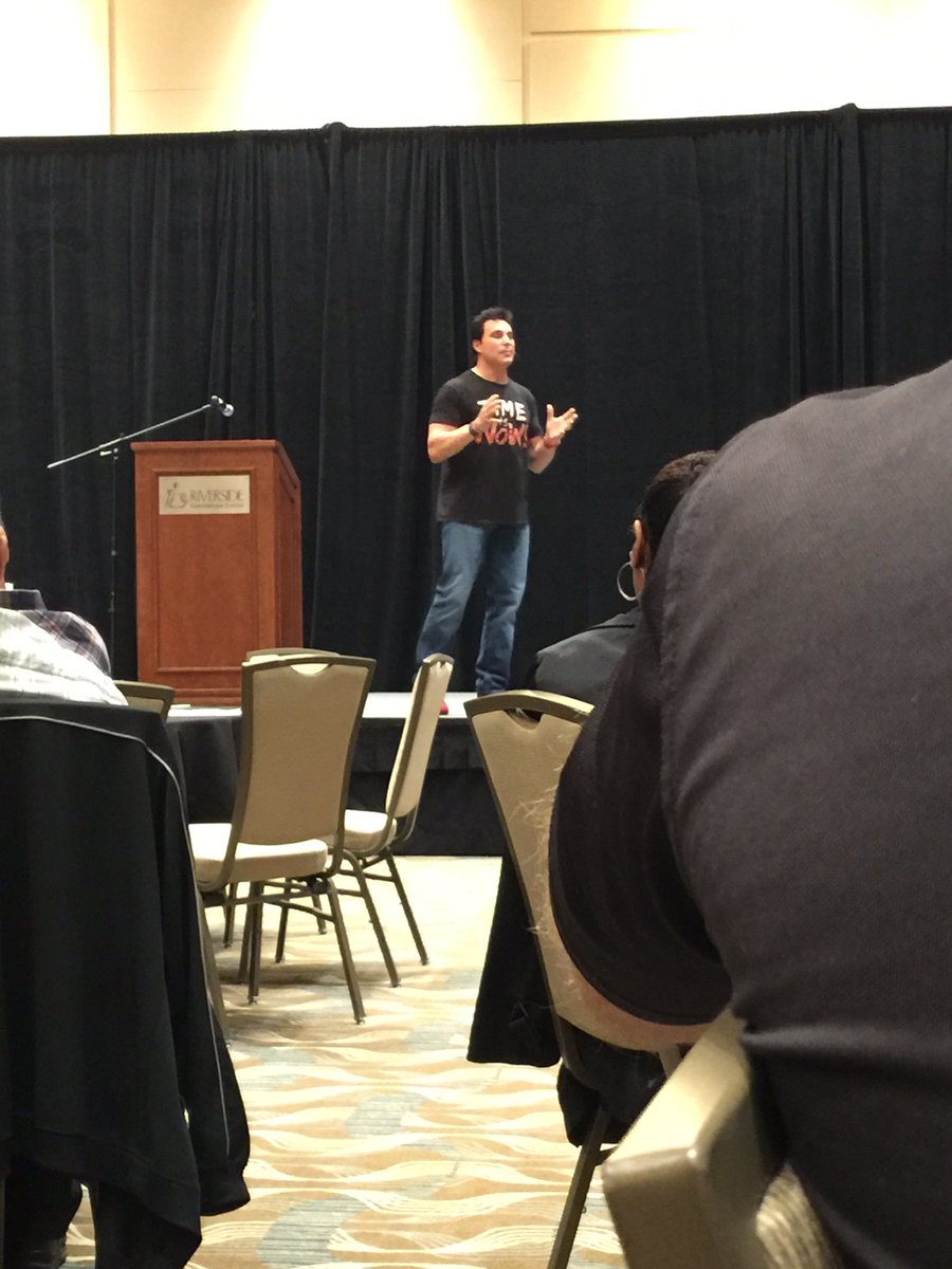 gomez1589's tweet photo. Hearing @MarcMero story makes you truly appreciate your family, he is an amazing speaker, #shookhishand #marvelous #wildman #johnnybbadd💪🏼 https://t.co/0mhFRkiY0L
