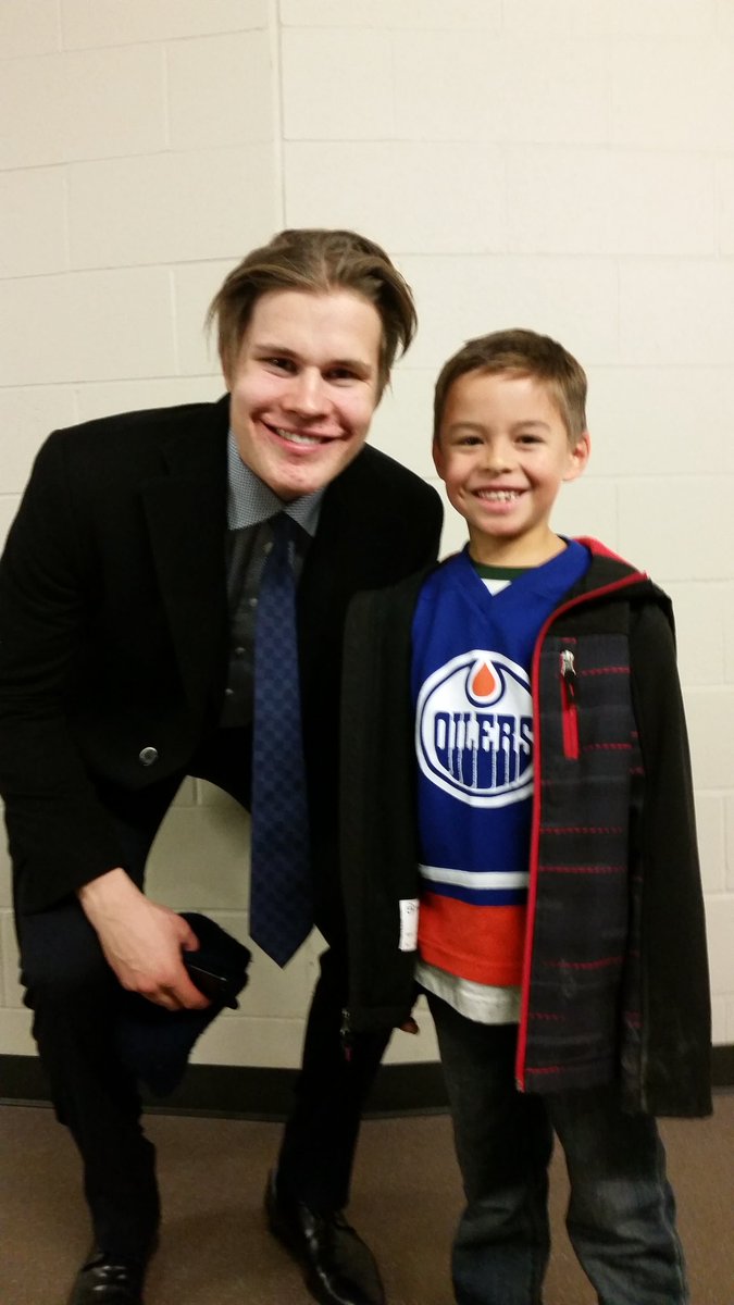 Auction_Ivan's tweet photo. @Jpuljujarvi Thank you for the picture with my son, he told all his friends. Very happy little guy. #Oilers #98Rocks https://t.co/rJRpaVjtbb