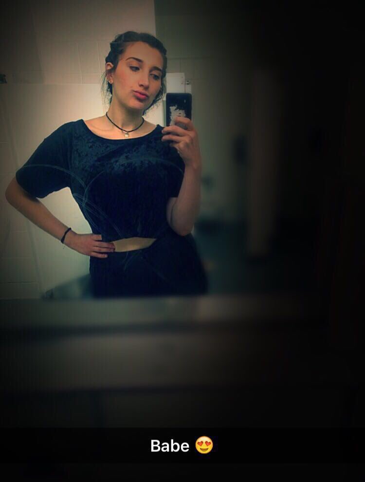 LilyQuintero9's tweet photo. #Bathroomselfiecomeback #LilyQuintero #photography #ModelForTheDay #newyorkcity #brooklyn #selfie #model https://t.co/3V378T8hFA