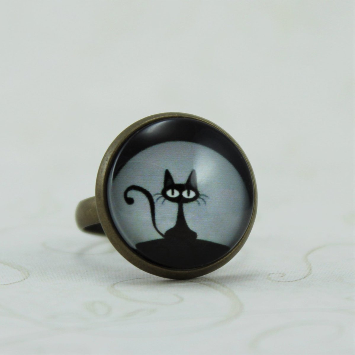 monalaina's tweet photo. Cat Ring, Kitten Jewelry, Adjustable Ring, Antique Bronze, Gift for her, H⦠https://t.co/BeulYzbXmi #etsy #KittyRing https://t.co/rs4OAv5NSV