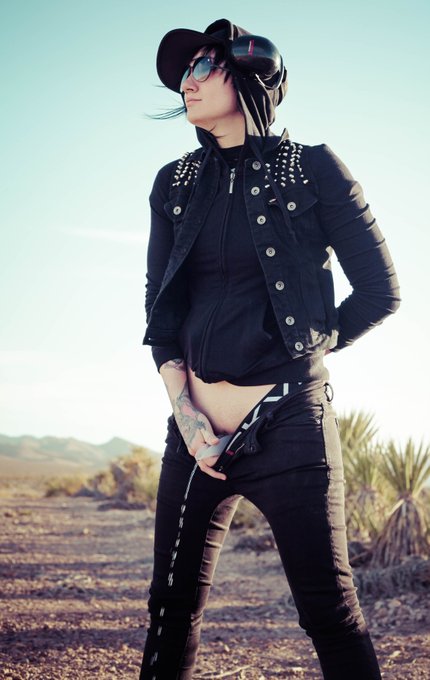 pissin in the desert. https://t.co/E8NZPFD5OT<a href="/tag/quarantine"class="tags"><span>#quarantine</span></a>
