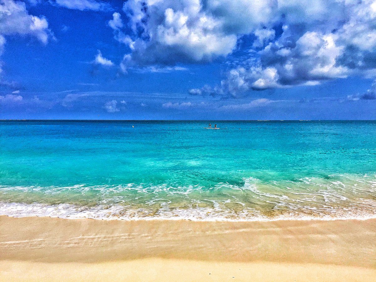 Grace bay beach 🌊 one of my favorite #beaches in the #Caribbean #turksandcaicos #tavel #photography #island #getaway #beachbums #beach