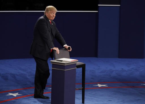 politico's tweet photo. Clinton's on defense, Trump has nothing to lose: What to watch in tonight’s final #debate https://t.co/7qgGUBEoda | AP Photo https://t.co/zzdj4Wktsc