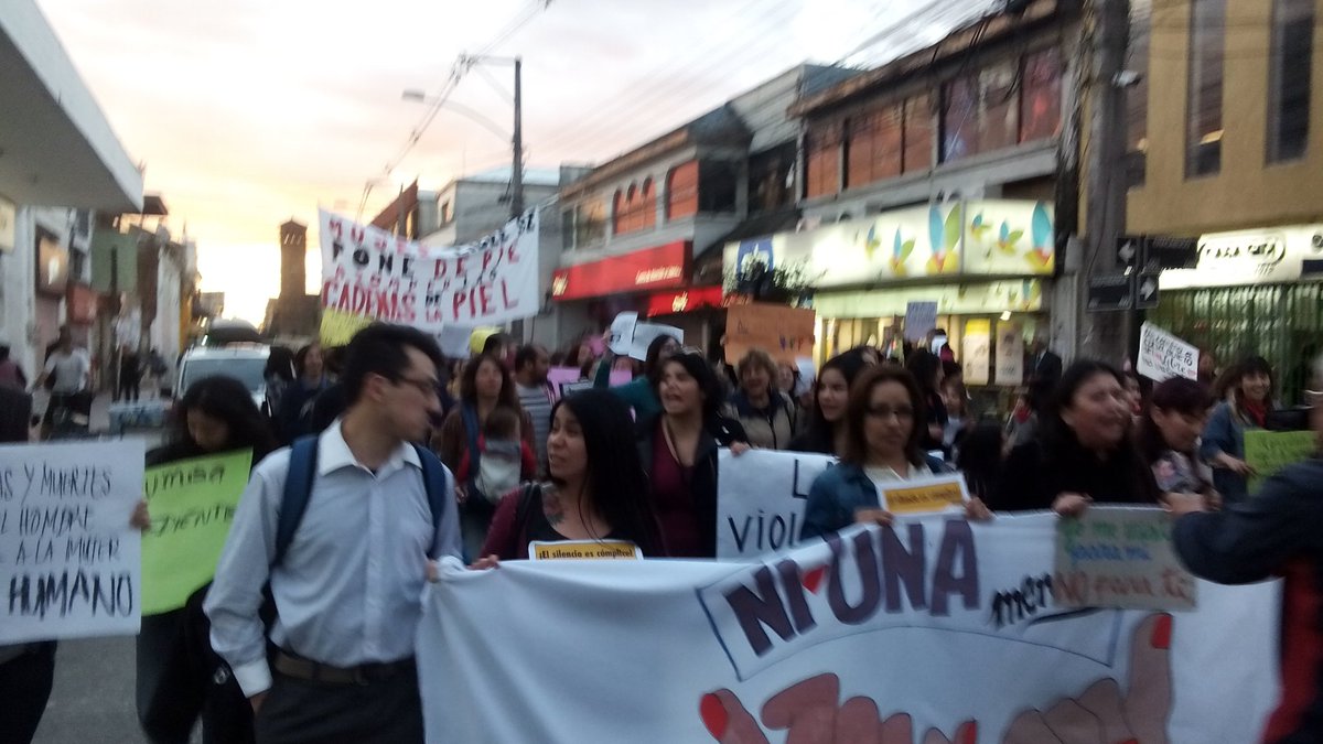 MarisolAcunaR's tweet photo. Excelente #Linares diciendo #NiUnaMenos!!!!! https://t.co/hJHirDFBNS