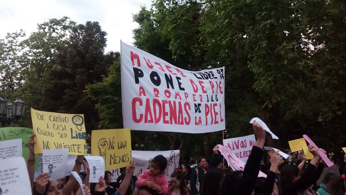 MarisolAcunaR's tweet photo. Excelente #Linares diciendo #NiUnaMenos!!!!! https://t.co/hJHirDFBNS