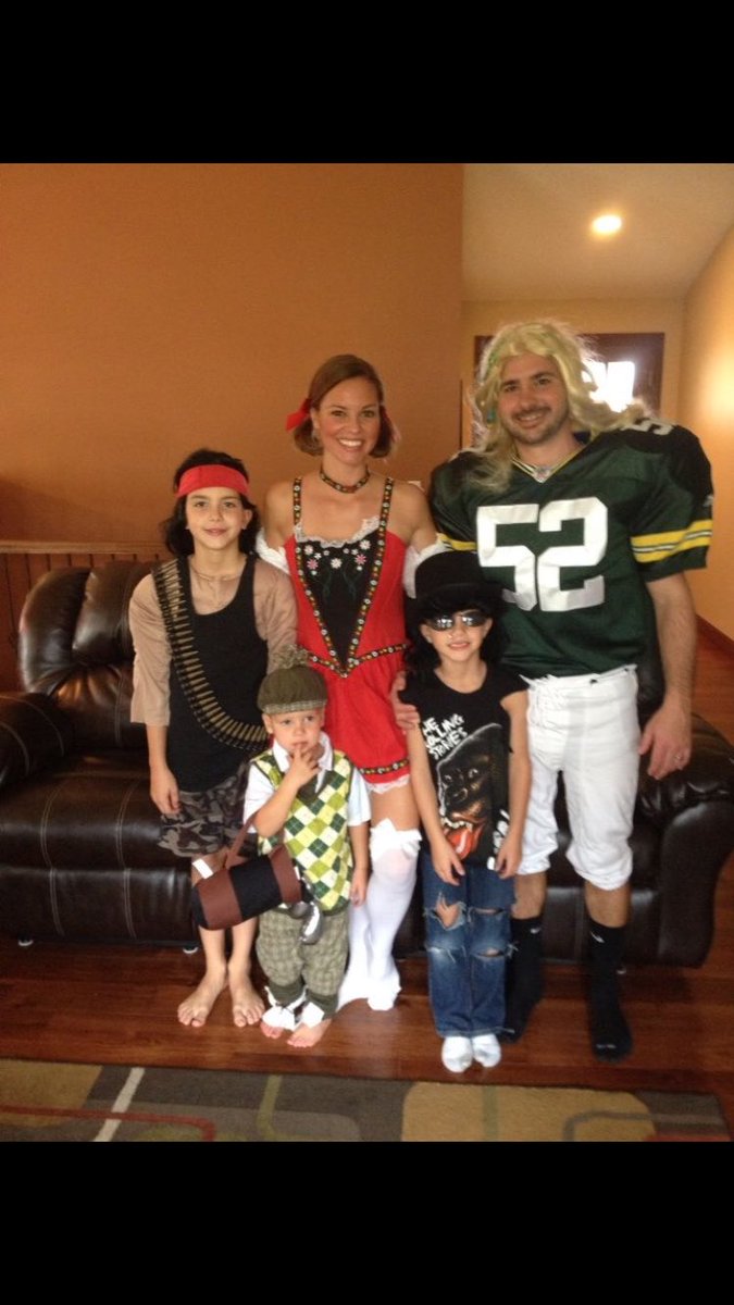 Bethanythrives's tweet photo. #Halloween #dressupyourstyle #october #funtimes https://t.co/OrGv8RQxkF