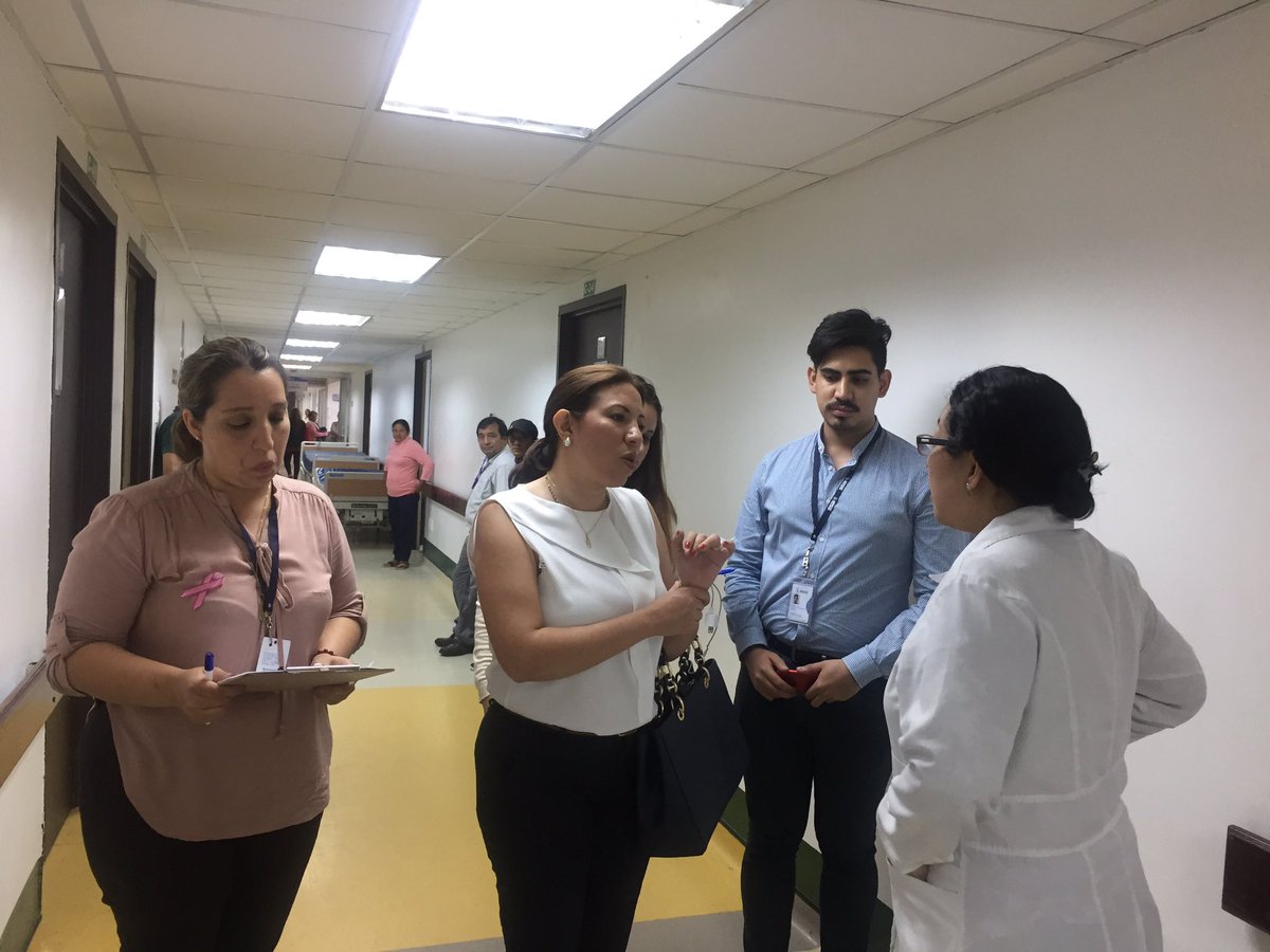YulletErazo's tweet photo. Visita d sorpresa nocturna en el @IESSHTMC habitación por habitación, verificando q tengan atención d "Calidad y Calidez" nuestros pacientes https://t.co/FY4ug3w7Ae