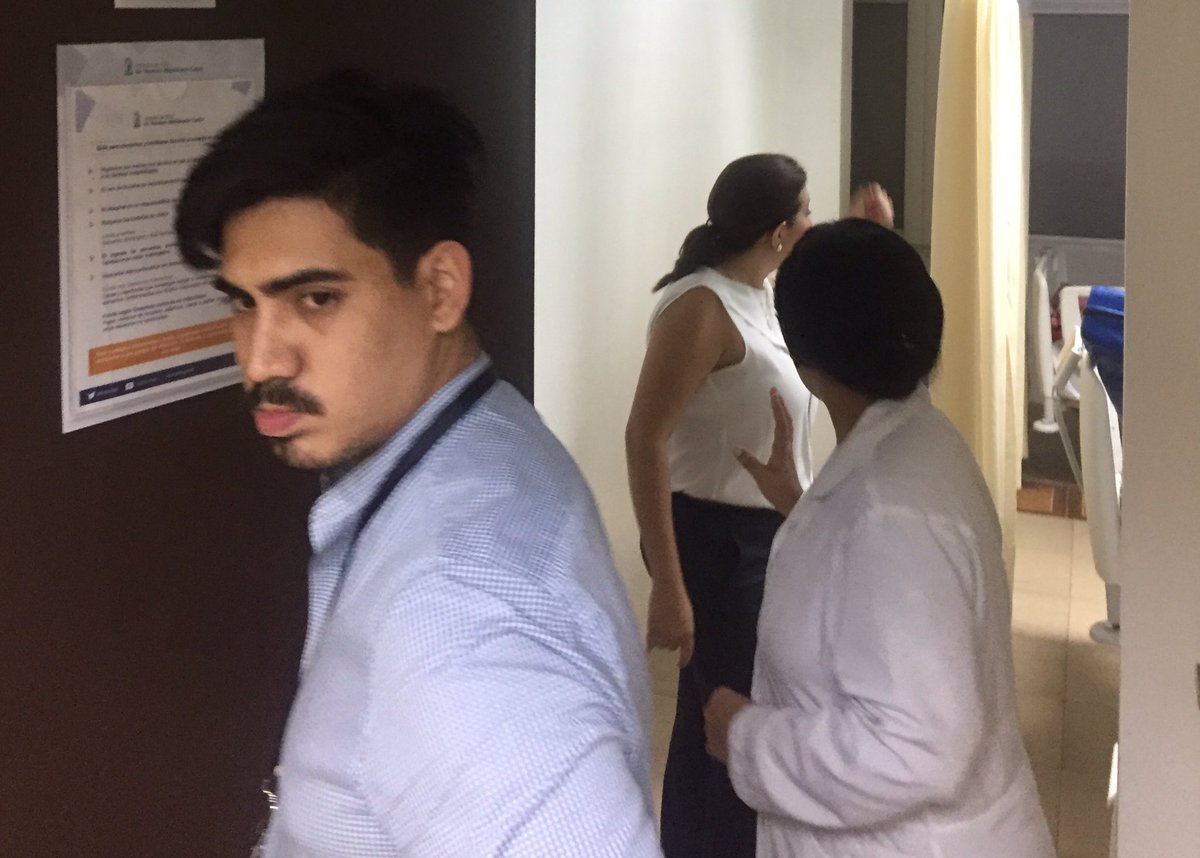 YulletErazo's tweet photo. Visita d sorpresa nocturna en el @IESSHTMC habitación por habitación, verificando q tengan atención d "Calidad y Calidez" nuestros pacientes https://t.co/FY4ug3w7Ae