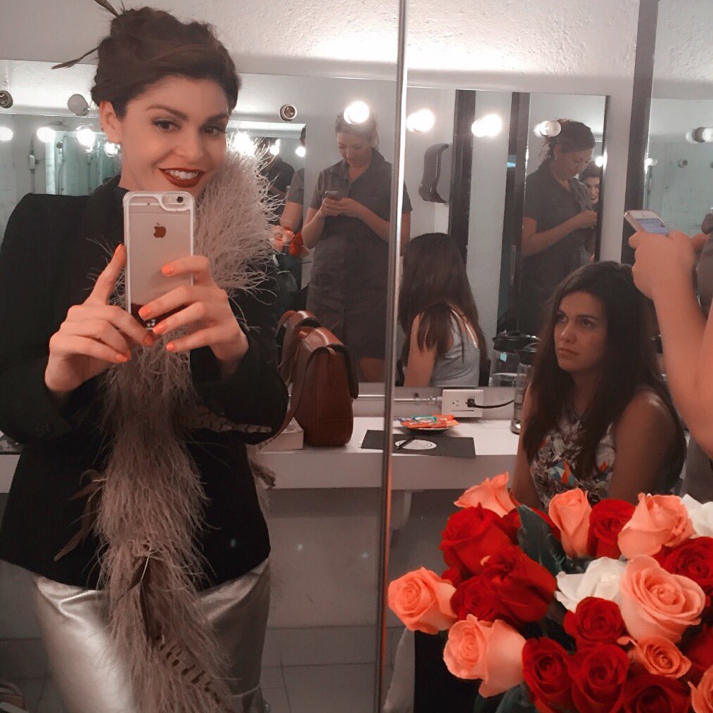 ItatiC's tweet photo. Te veo hoy en la teatreria 8 PM https://t.co/pQUZtdSPoC