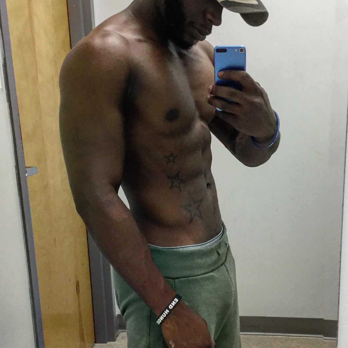 BigMike2029's tweet photo. My weight now is 150 my goal is 170 to 180 hard work is going to pay off Fitness Lifestyle! 💪🏽 https://t.co/Qs7CNp1gzE