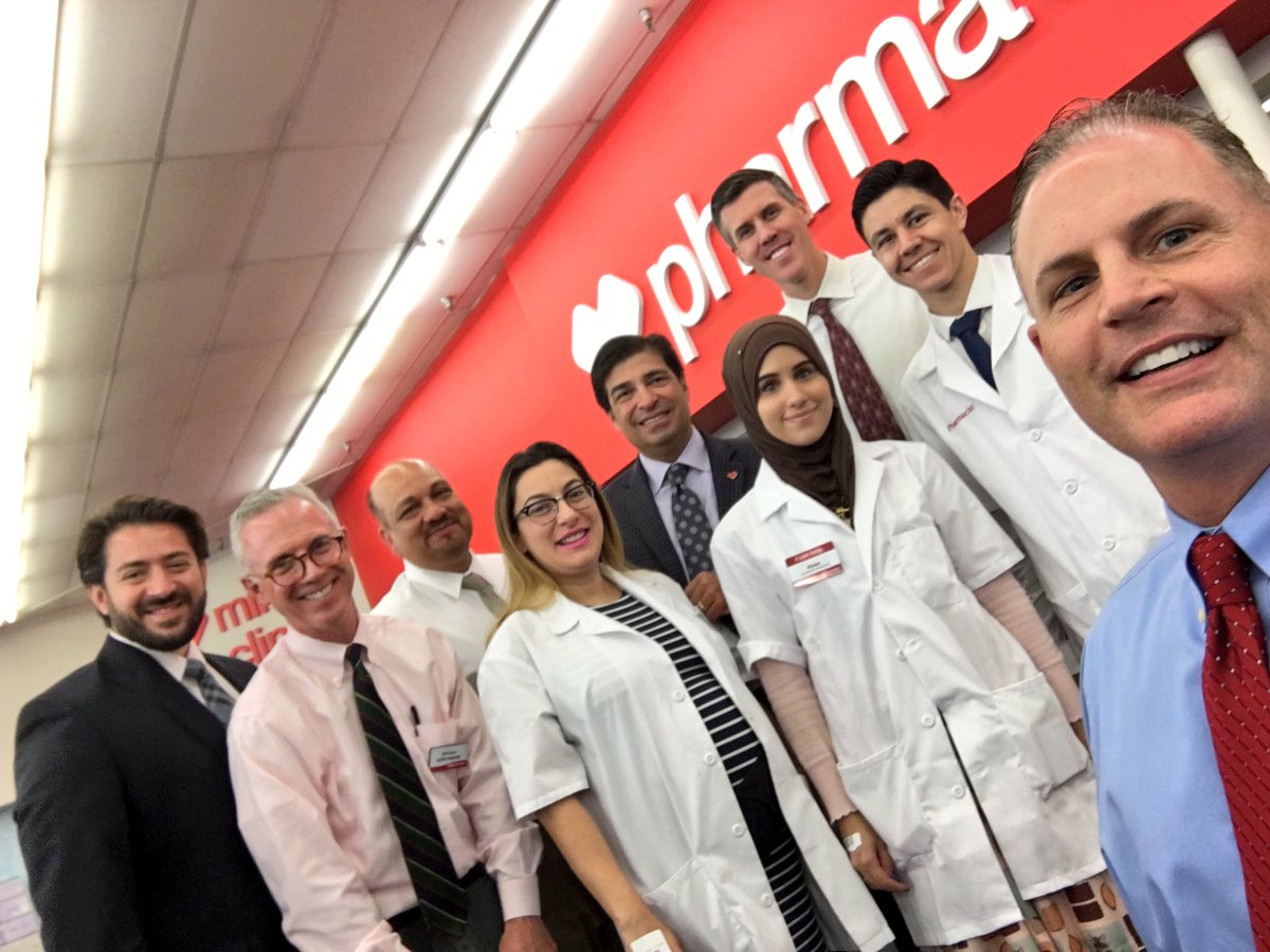 M_AndersonCVS's tweet photo. Great day in the MDR celebrating SM Haider and PM Michael leading their teams in delivering new levels of service #care https://t.co/2GlN5Z2btc