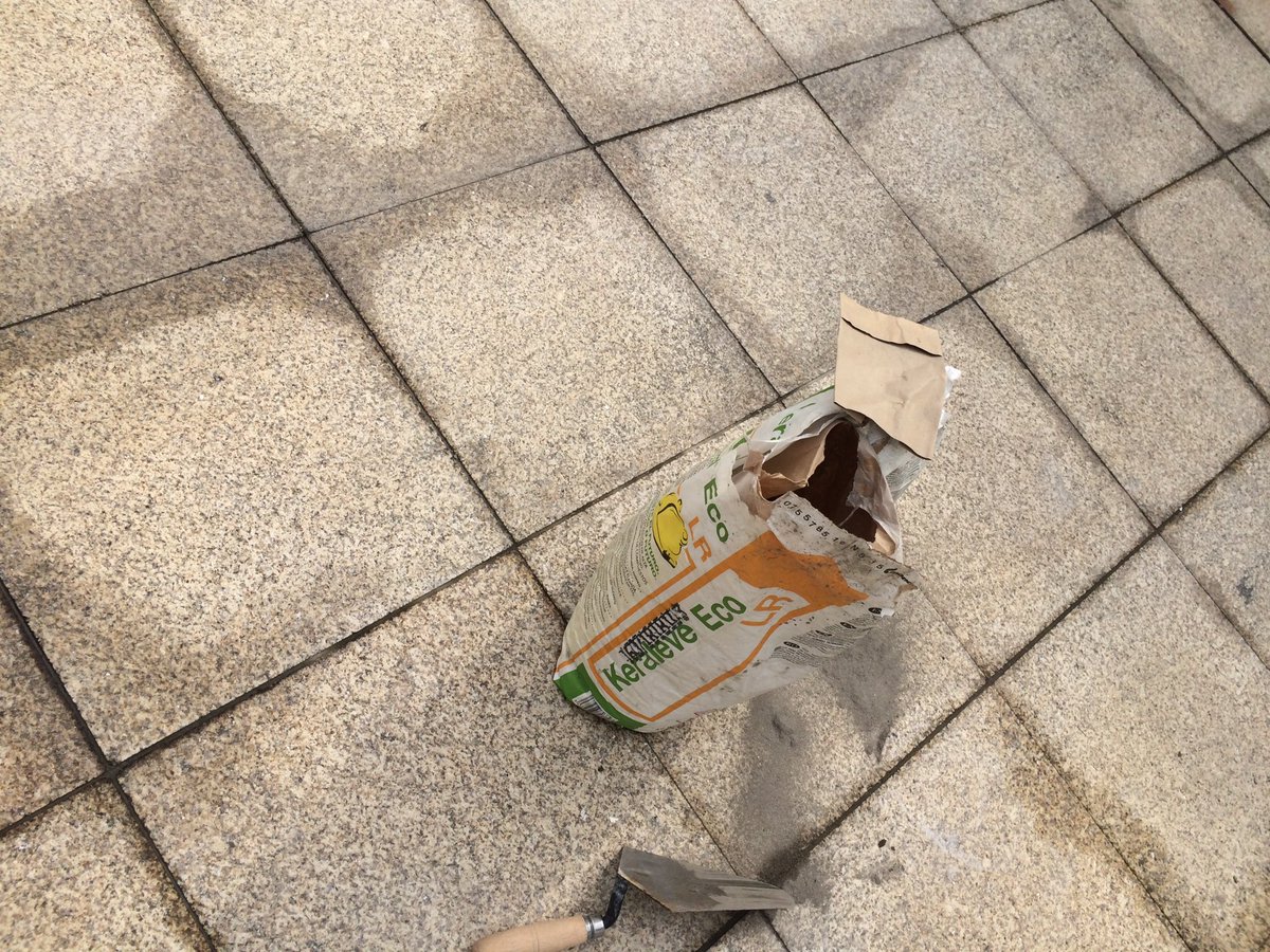 FlavioKerakoll's tweet photo. Início dos trabalhos de reparação de fissuras com #Keralevel Eco LR e com #Rasobuild Eco Top fino #kerakoll https://t.co/FCNfbxKLys