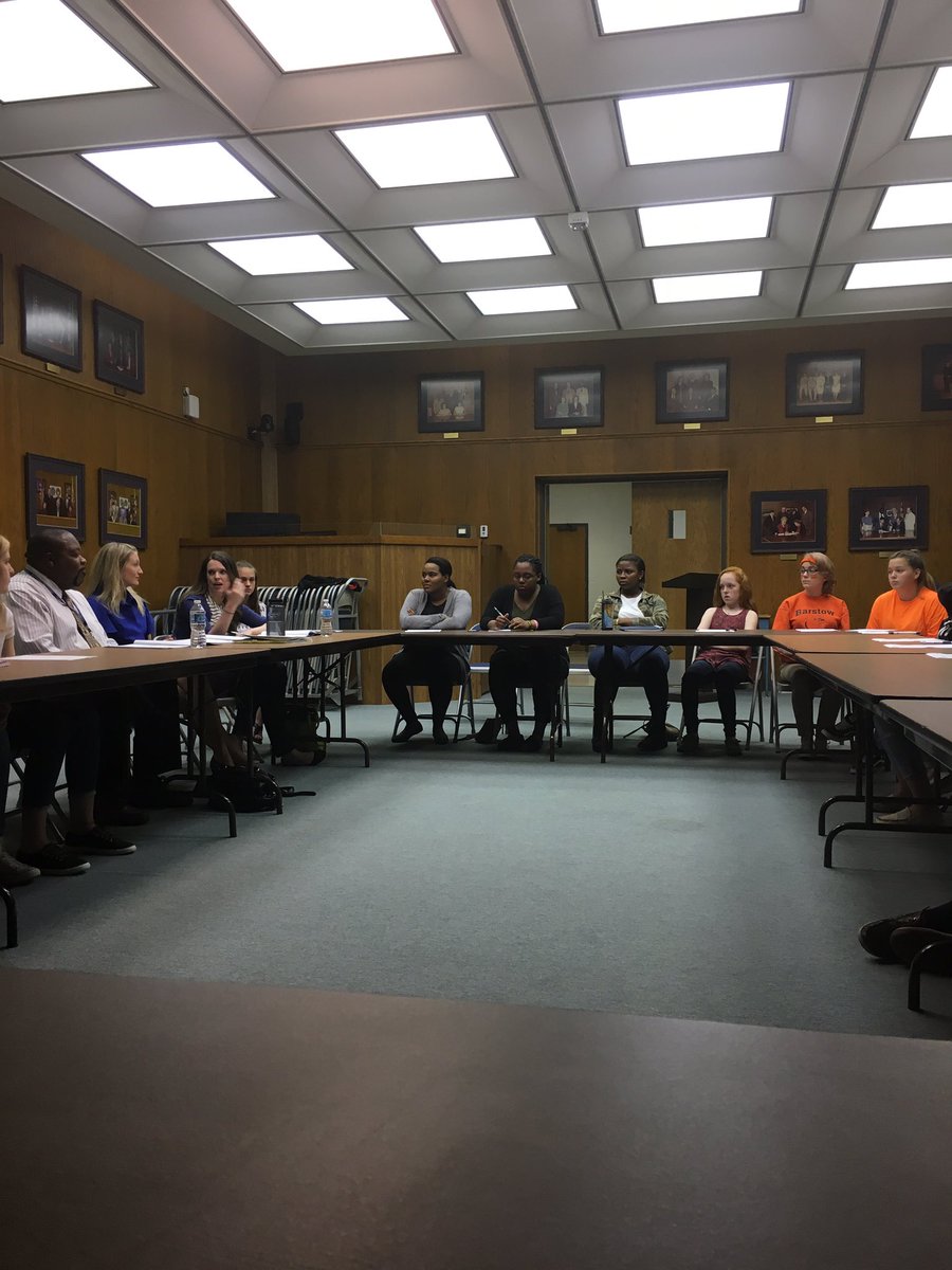 StACofCalvert's tweet image. StAC - Guidance Counselor's Forum: College and Career Readiness! Such a wonderful group! #calvertstac #calvertshines