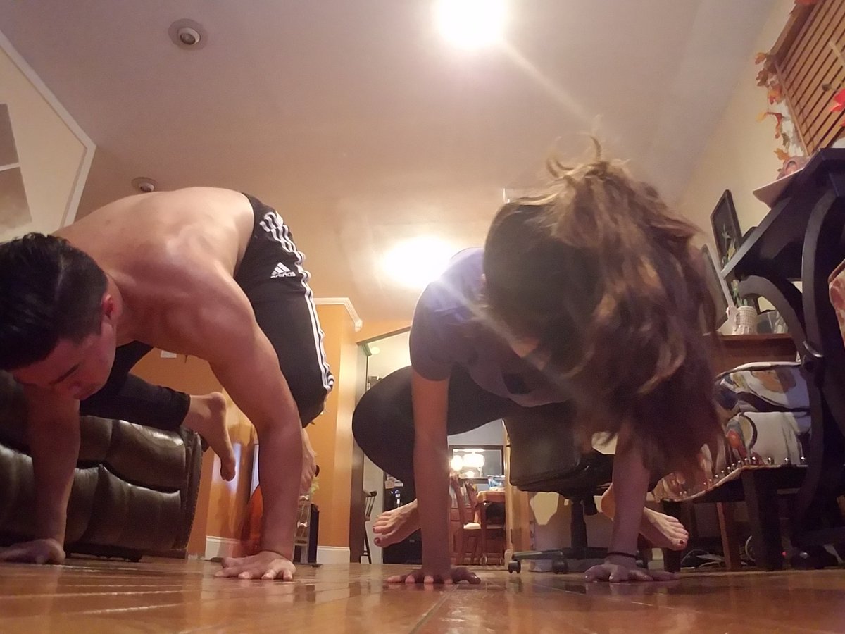 RandomRussell's tweet photo. Trial run of Yoga X3 of P90X3 #P90X3 #p90x #yogax3 #crowpose #teambeachbody #TeamFearlessDreamers #TeamPosiTude #tonyhorton https://t.co/aG3FAqMB6u