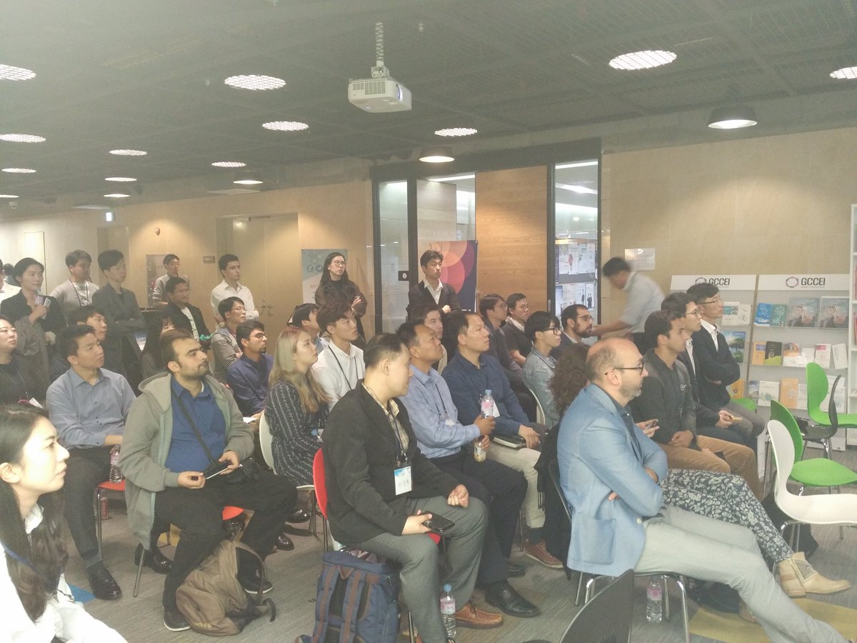 GstartupIC's tweet photo. 1st K-Champ Club in #Pangyo with VR & AR startups was great! Thanks to @DoubleMeVR and #Preksh for the awesome pitch. @DonWLim https://t.co/AWqjP6kIz0