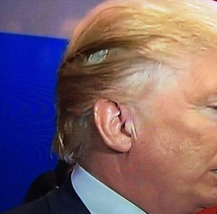 MikelJoshua's tweet photo. Donald Trump is pulling a Britney Spears #debate #debatenight #FixYourWig https://t.co/du4qGl64yk