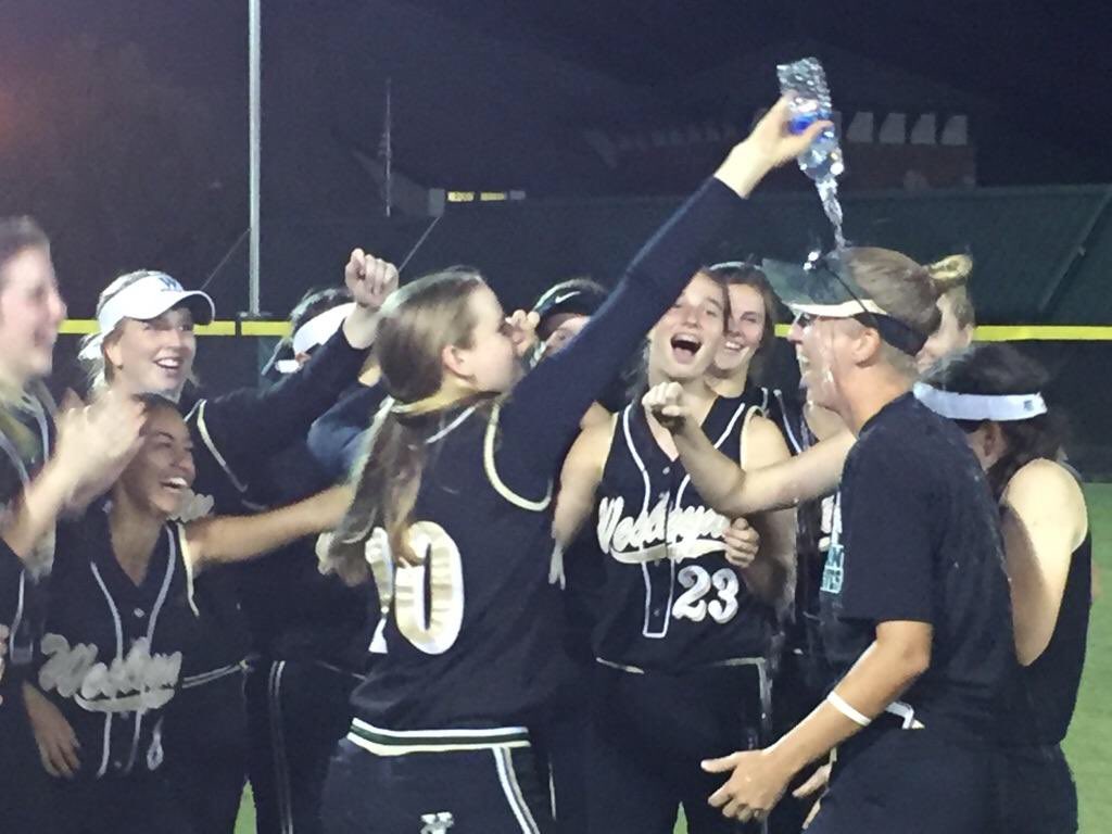 Softball_Wolves's tweet photo. @Softball_Wolves are #ColumbusBound w/2 huge wins! On to the Elite Eight! @WesleyanWolves @The_wolfpack__  thanks for the support! #OneBody https://t.co/eeqfqVaow3