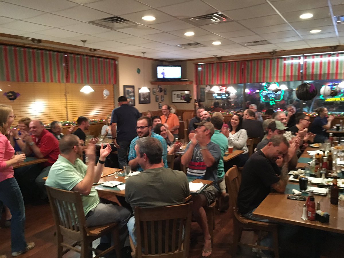 alittletasting's tweet photo. It's a full house tonight @patricksmoontwp https://t.co/3RkQobrOUQ