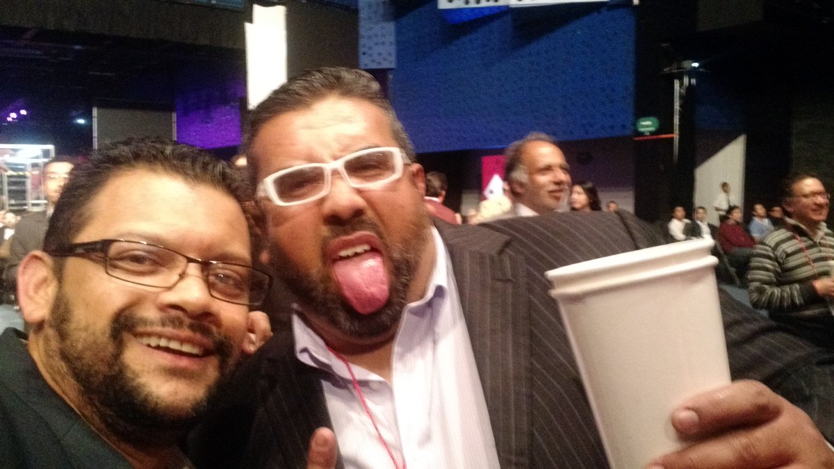 LyonStart's tweet photo. @RedHatMex #RHForummex gracias RH por la convivencia y el show!!!! https://t.co/L3vPKq8EiR