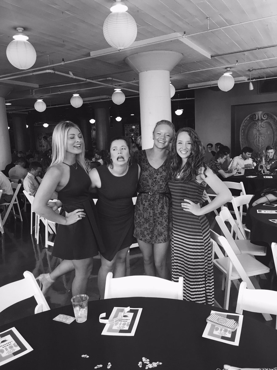breannE_dale's tweet photo. My best friends are coming home this weekend and I couldn't be happier😍😍 https://t.co/JB5B0XNYme