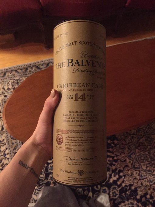 My date for the evening. 😉 https://t.co/b3Yms32g2v