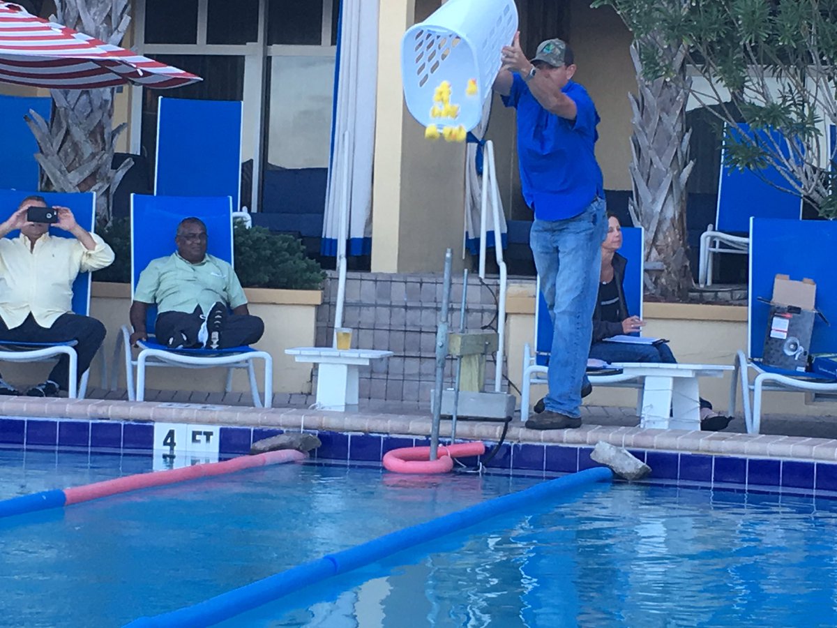 kgladding16's tweet photo. Afternoon fun @FAPMS76 with scholarship fundraising duck races used to support college students of #FAPMS members. #scholarshipsupport https://t.co/PTBJx4b8G3