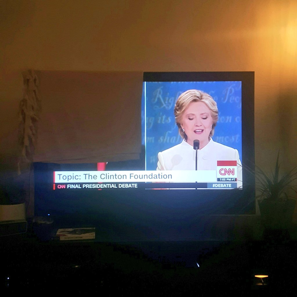 shinnystudio's tweet photo. Literally the only way I can watch this #debatenight #blanket #hidetheclown https://t.co/3wbviI8L2T