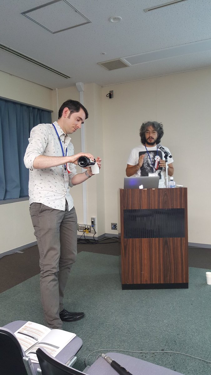 vpresutti's tweet image. #iswc2016 #food linked data session a tarallucci e vino! @stlab_cnr @essepuntato