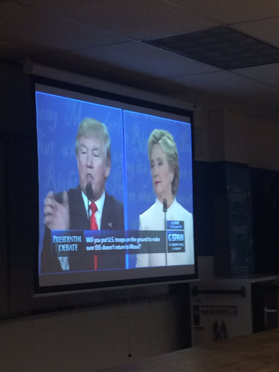 alhsgovkayla's tweet photo. #alhsgov #hsgovchat
Clown sighting in Rancho Cucamonga everybody please be safe 😳😧🙏🏼😵 https://t.co/CPyZQa3GNg