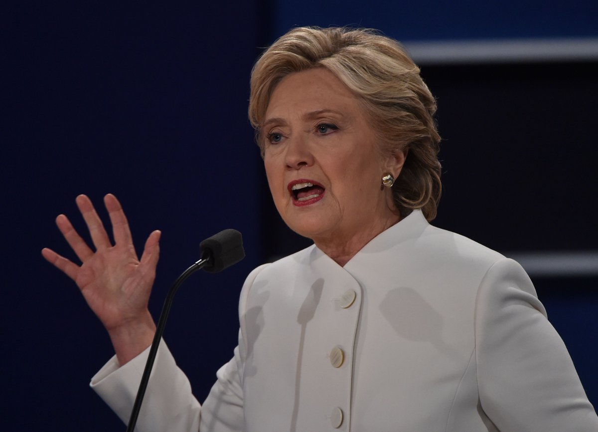 .<a href="/HillaryClinton/">Hillary Clinton</a>: “Lucharé por las familias, en contra de los intereses de los poderosos, me aseguraré de que tengan un trabajo” #debate