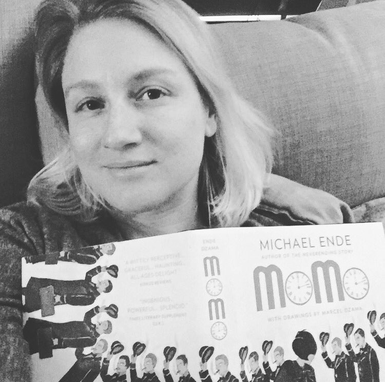 mscharlottedean's tweet photo. 📚Trying to recoup some lost brain cells after listening to @realDonaldTrump #dumptrump #debatenight #ImWithHer https://t.co/YIlF98qotN