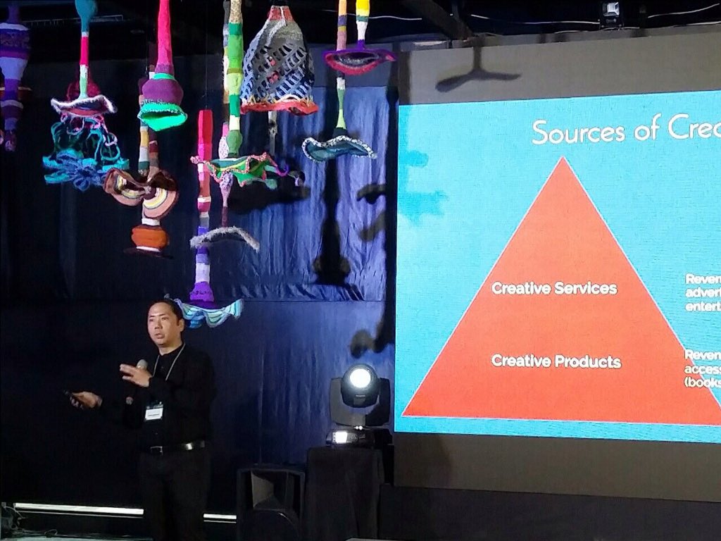 DesignWeekPH's tweet image. ATM: Creative Conversations at the Creative Marketplace - Paolo Mercado discusses the Creative Industries and Creative Cities #DesignWeekPH