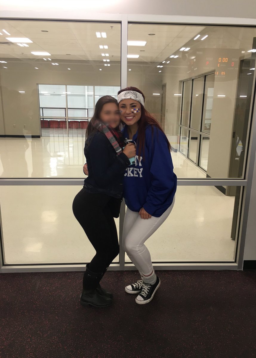 jesschristinee's tweet photo. Happy birthday bitch have the best day you deserve itππππ
luv ya @cassidylaporte #bluredface https://t.co/FTcRwIfUZh