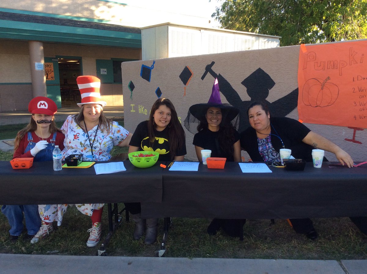 Mshamati's tweet photo. Fun night of Mathoween at John F. Long https://t.co/qZTlU9Mwyz