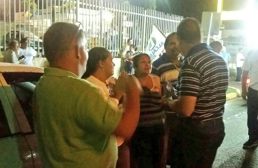 vtorres2016's tweet photo. Debate! #LuigiTorres próximo Alcalde de #Yauco #GarantizaTuFuturo #HoySomosMas #JuntosPodemos #Víctor2016 #CamaraPNP #SomosUnEquipo @pnp_pr https://t.co/9ifSPCqL4D