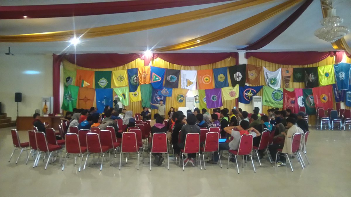 Sidang Komisi A membahas tentang Tata Laksana TWKM, sedangkan isu lingkungan dibahas oleh peserta rapat Komisi B