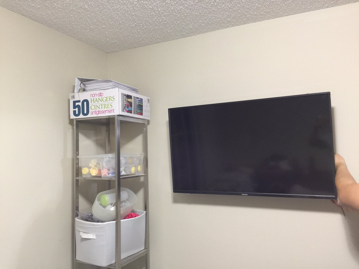Zenwireinc's tweet photo. Summerside Edmonton condo is now Zenwired. https://t.co/LB6iay2QSr