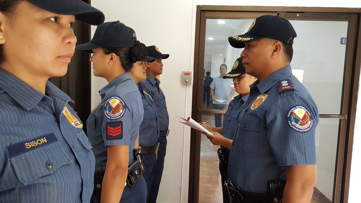DIPOEM1's tweet photo. Rank Inspection of DIPO Eastern Mindanao personnel on October 14, 2016. https://t.co/EzX4lZ9XpB