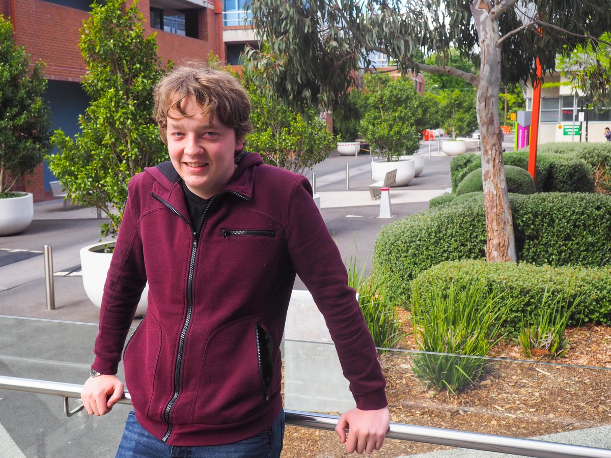 Swinburne's tweet image. With jobs, come perks! 6 reasons why you should do a professional placement: swi.nu/fmac8