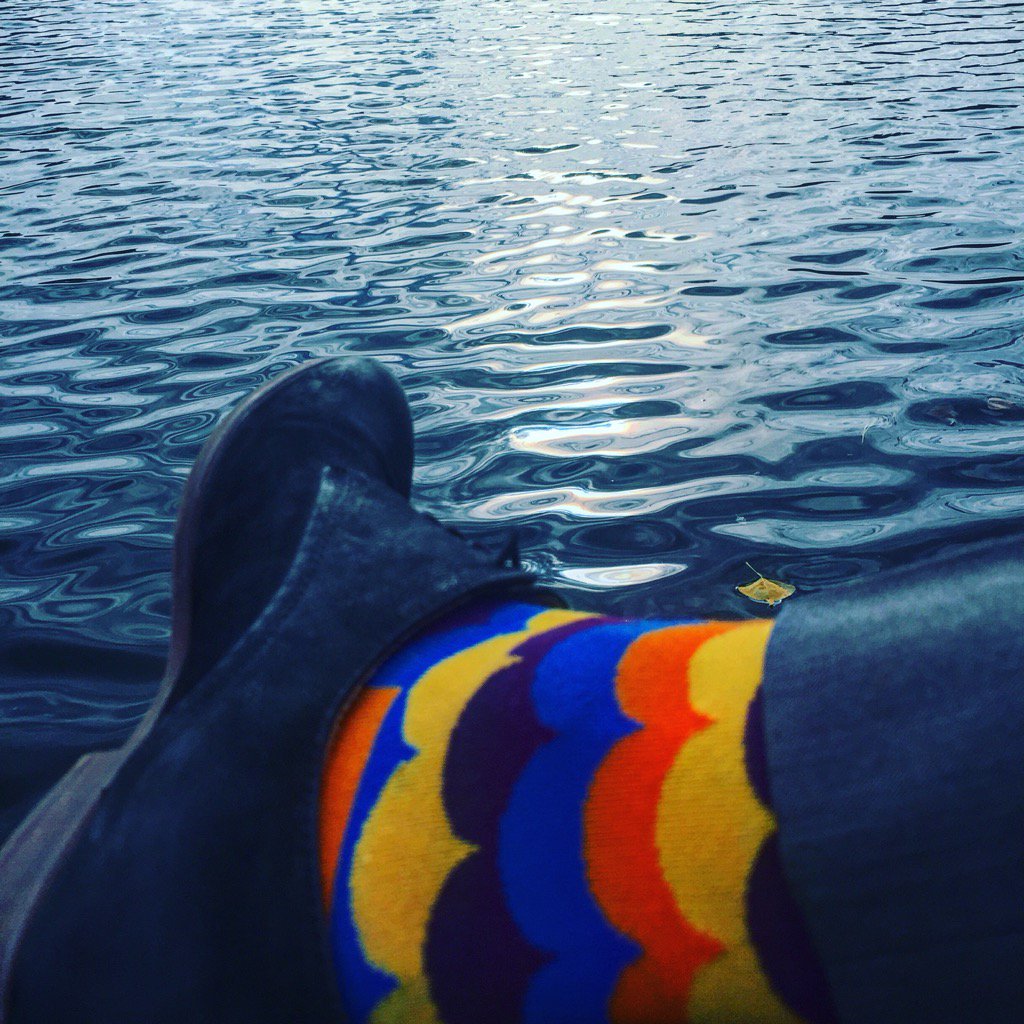 FunkyFootSocks's tweet photo. Well sometime I go out, by myself, and I look across the waterrrrr 👀👀👣 https://t.co/YVyekb7i2T