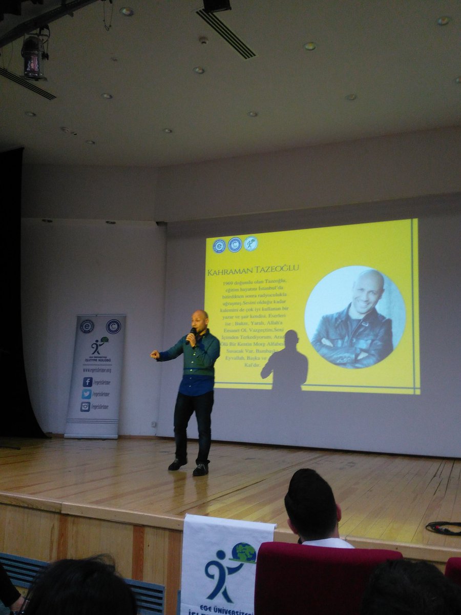İlk konuğumuz Kahraman Tazeoğlu sahnede ! 
#egeüniversitesi #egeişletmekulübü #egeik #egeiibf #soylege