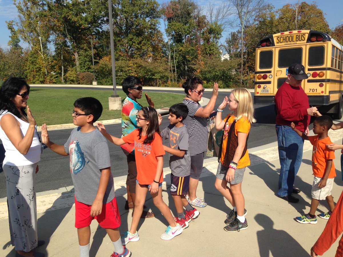 Shawnl8's tweet photo. #nle17 appreciates &amp; celebrates our bus driver teammates! #lcpsbus2016 https://t.co/QL4piToNJp