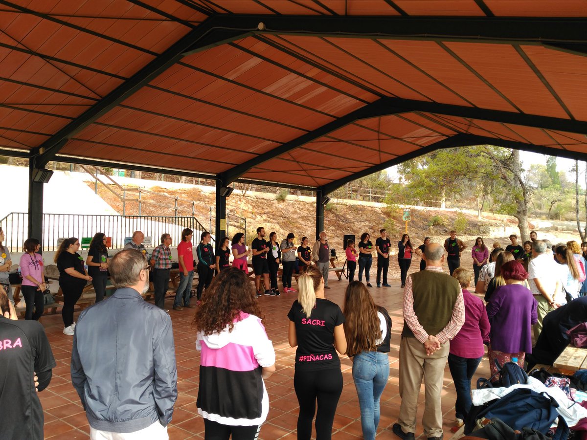 BiblioKent's tweet photo. #EncuentroIntergeneracional #jubilad@sCCOO y alumnado @IESVictoriaKent https://t.co/pwyR1kwZFz