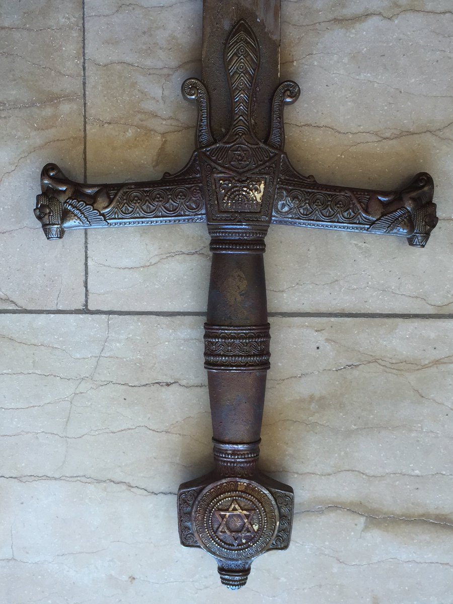   Beautiful King of Jerusalem sword found in an old Jewish Temple newly discovere #Syria #Lebanond  #Syria  #Lebanon