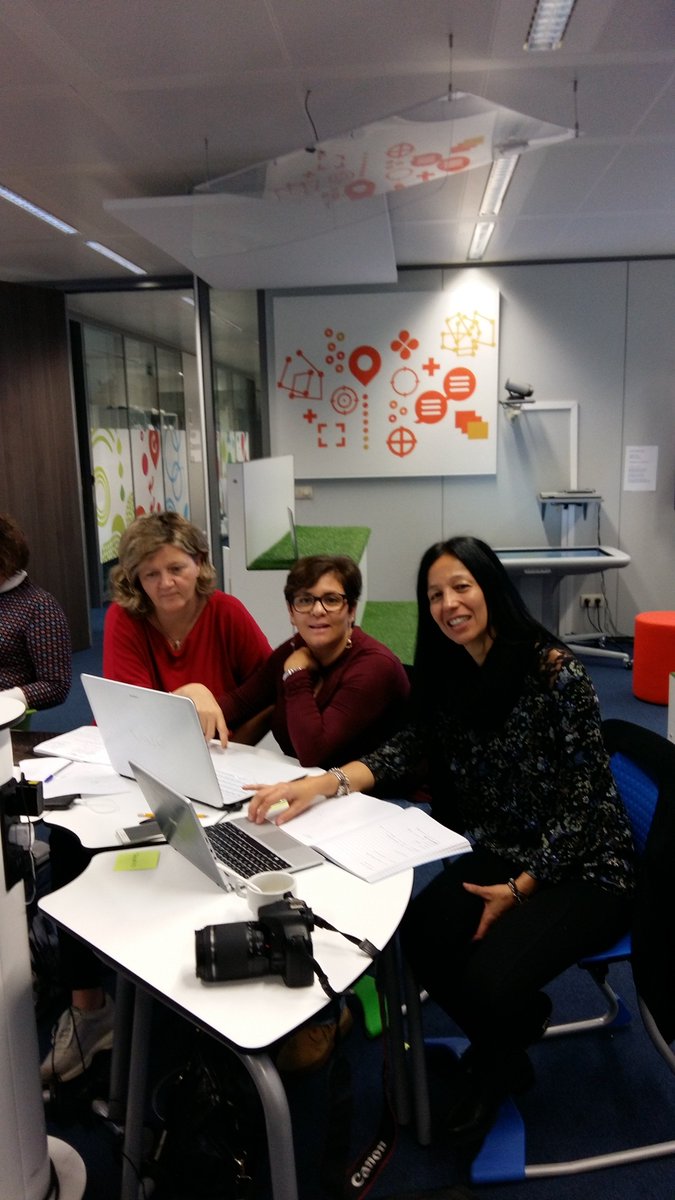 Lauramoccia3's tweet image. #handsonhack 
#DigitalTeachersTeam