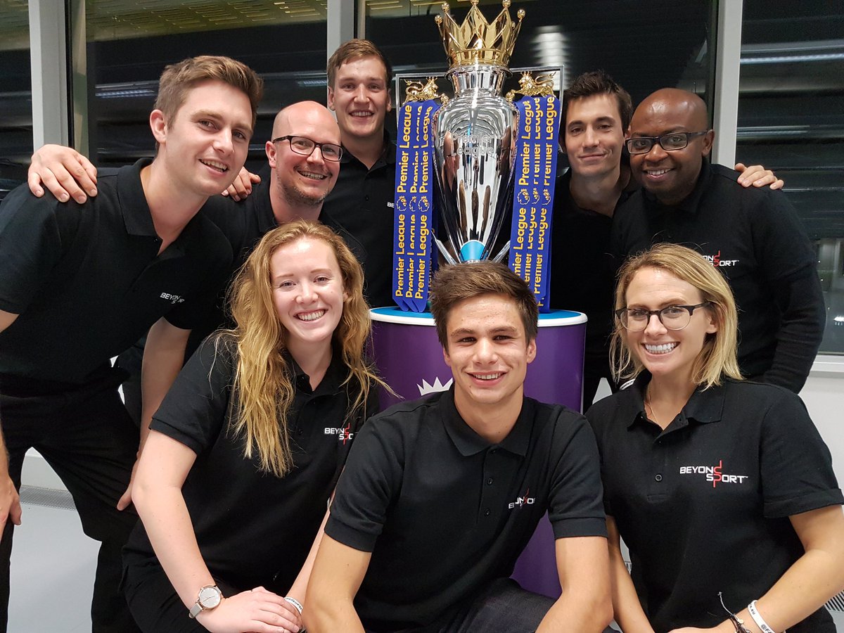 F4Pvalues's tweet photo. Our coaches volunteering for @BeyondSport posing with the @premierleague trophy at @HereEast  #BeyondInnovation https://t.co/oRRmmZSTE7