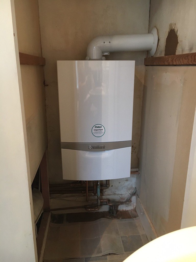 rjgasheating's tweet photo. Vaillant Ecotec 832 Fitted in Walthamstow https://t.co/xuajRpktot https://t.co/gLuFzUAH5R