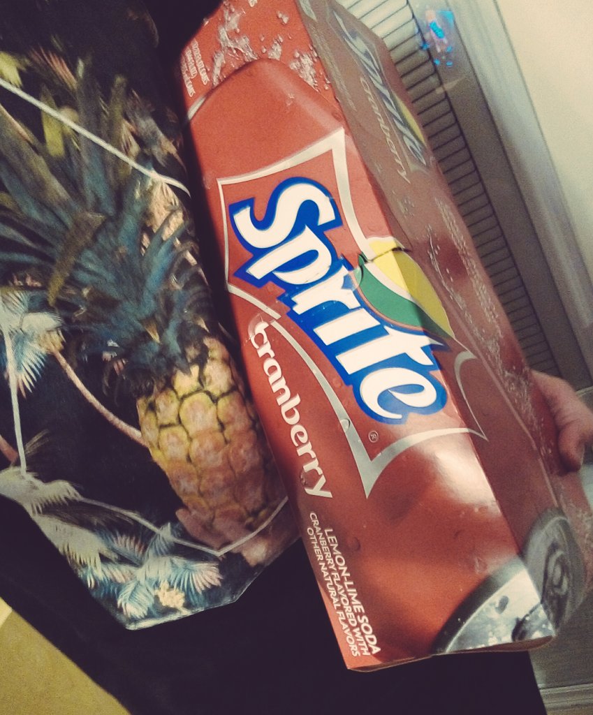 laymenjay's tweet photo. My favorite part of the holiday season, I live for this. @Sprite https://t.co/J9u051UUuR