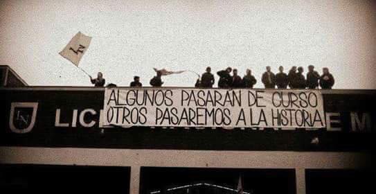 Algunxs pasaran de curso.
Otrxs pasaremos a la historia.